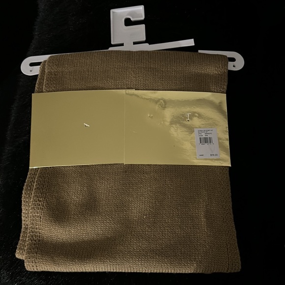 Michael Kors Scarf and Hat Set - Picture 2 of 3